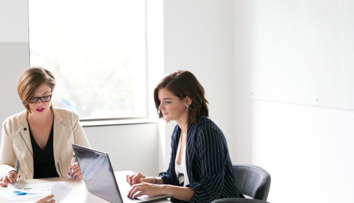 women-in-business-meeting women-in-business-meeting